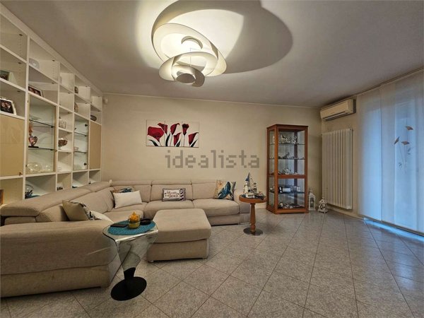 casa indipendente in vendita a Pregnana Milanese