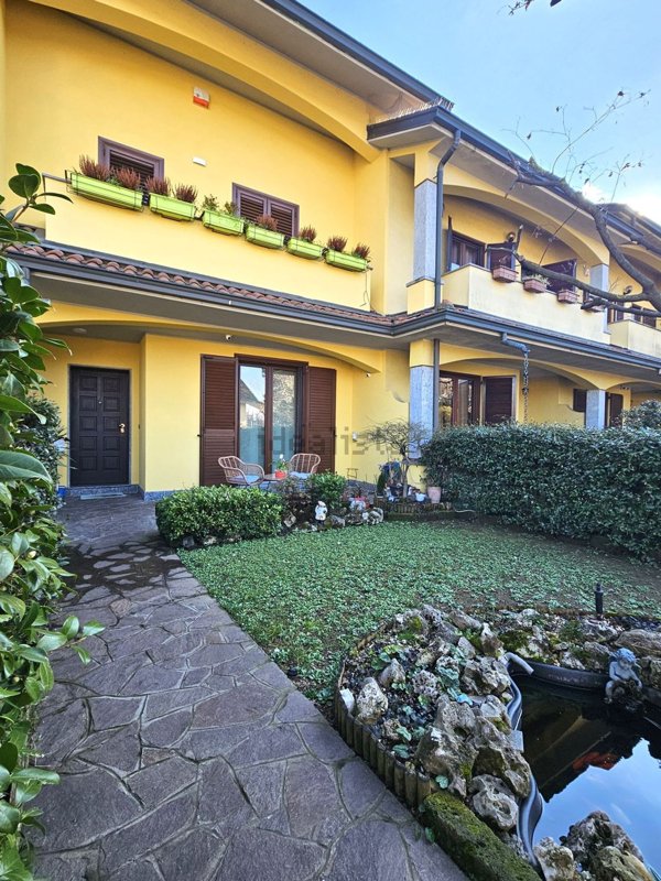 casa indipendente in vendita a Pregnana Milanese