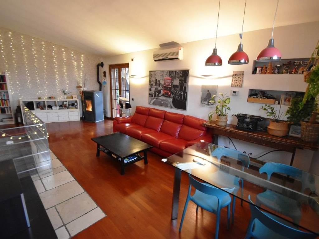 appartamento in vendita a Pregnana Milanese