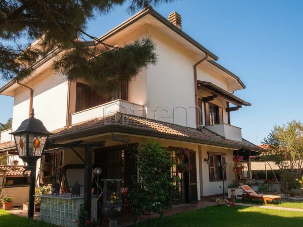 casa indipendente in vendita a Pregnana Milanese