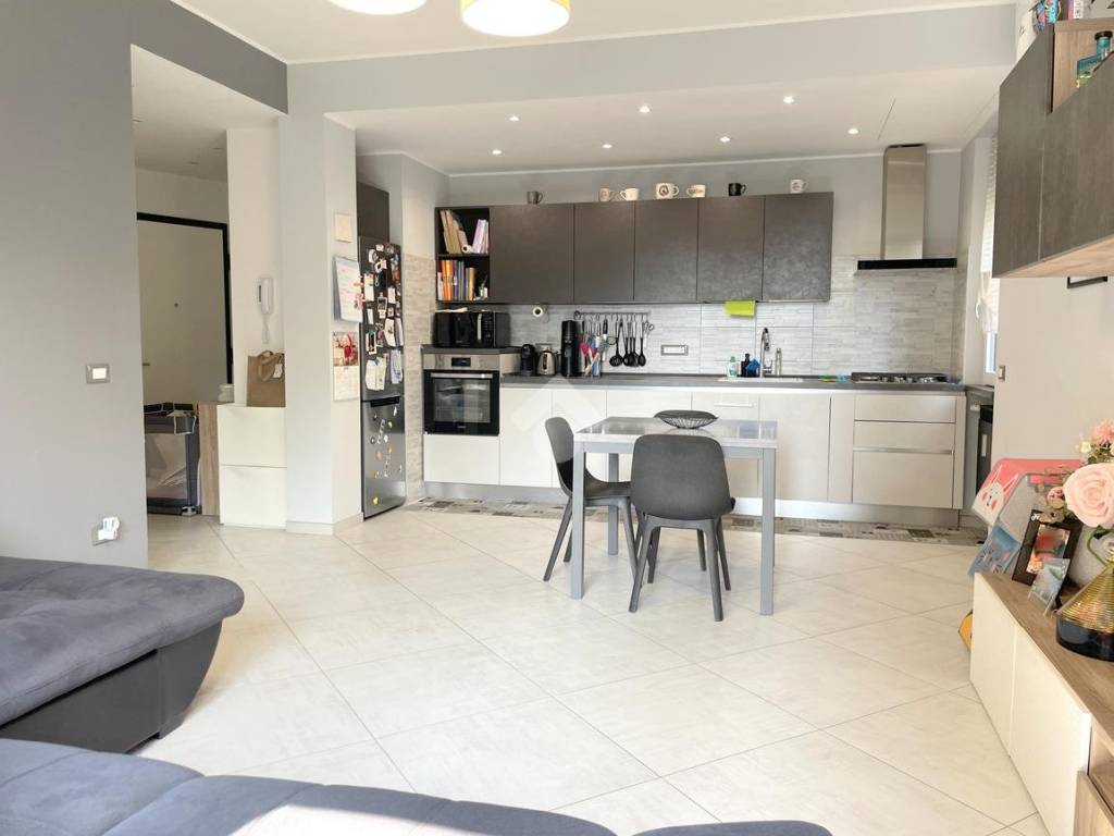 appartamento in vendita a Pregnana Milanese