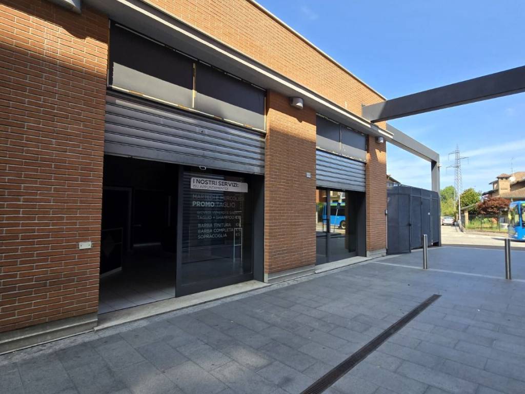 negozio in vendita a Pregnana Milanese