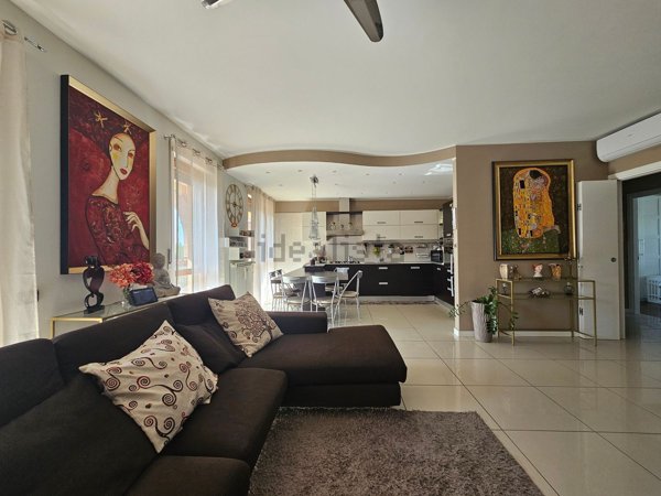 appartamento in vendita a Pregnana Milanese