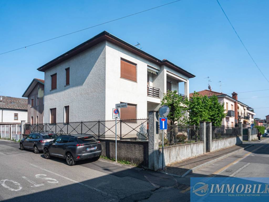 casa indipendente in vendita a Pregnana Milanese