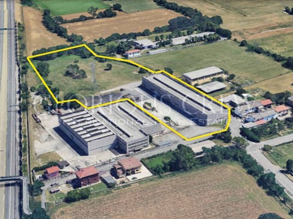 locale commerciale in vendita a Pregnana Milanese