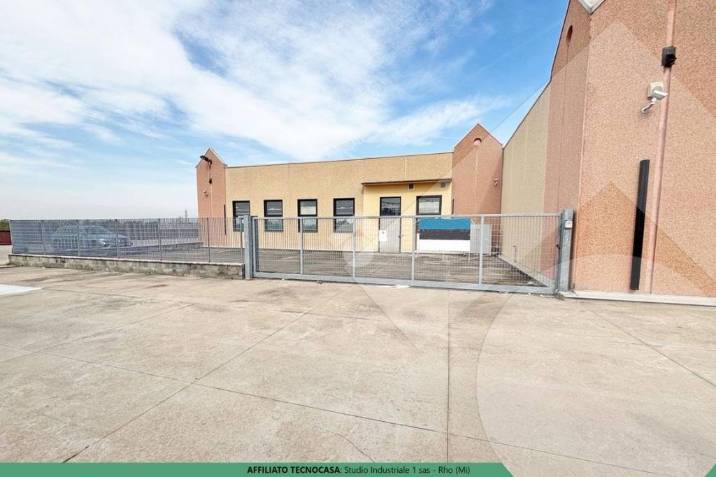 locale commerciale in vendita a Pregnana Milanese