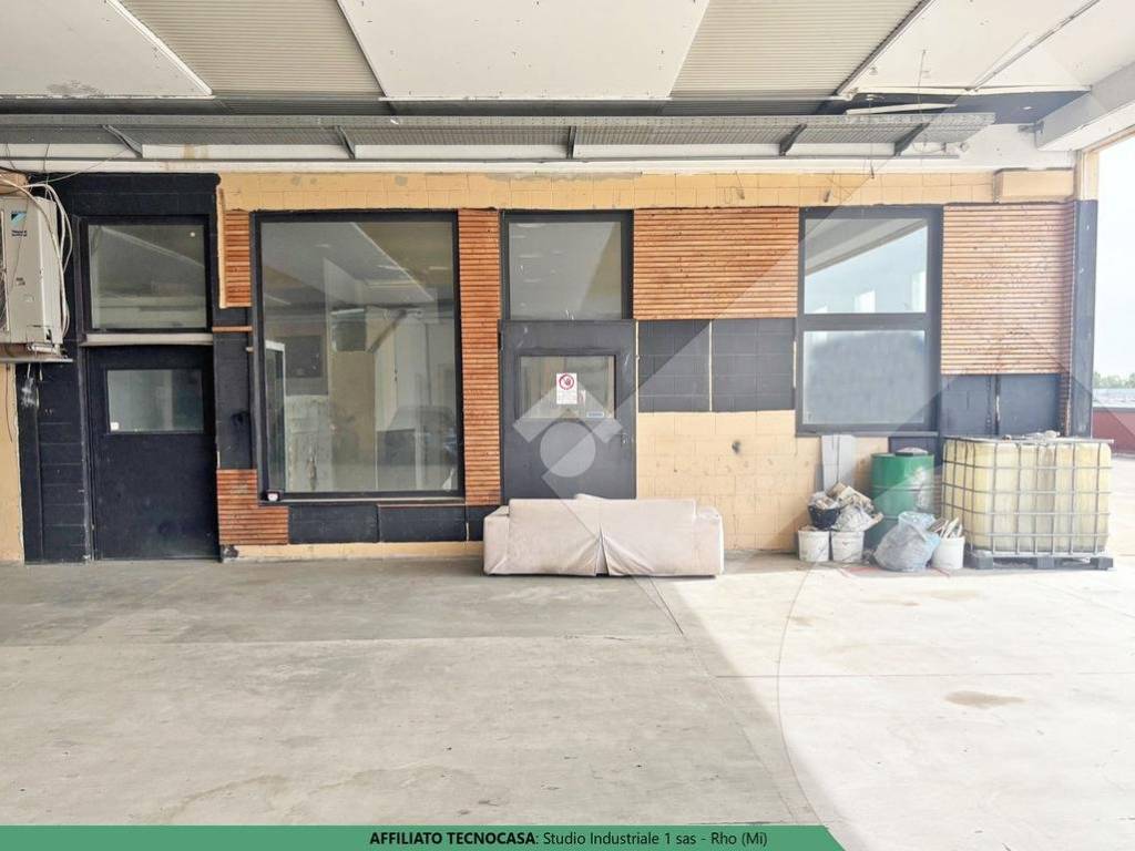 locale commerciale in vendita a Pregnana Milanese