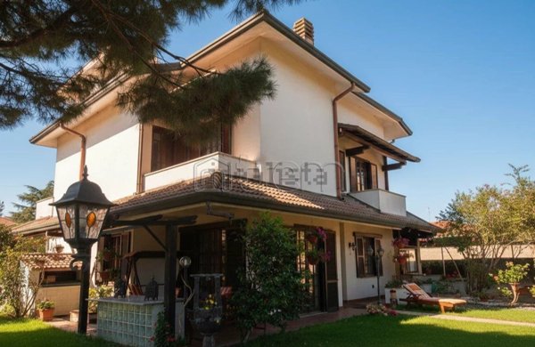 casa indipendente in vendita a Pregnana Milanese