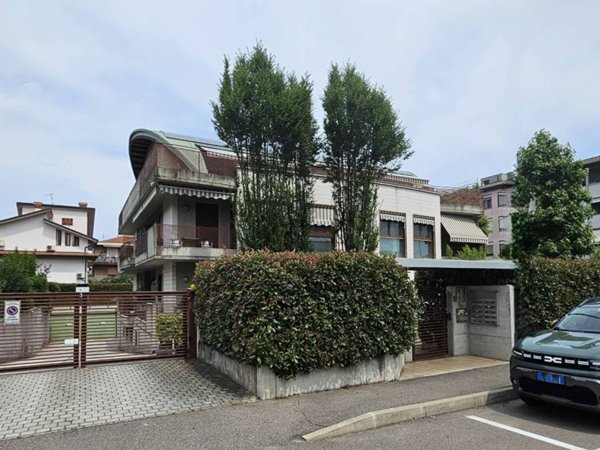 appartamento in vendita a Pregnana Milanese