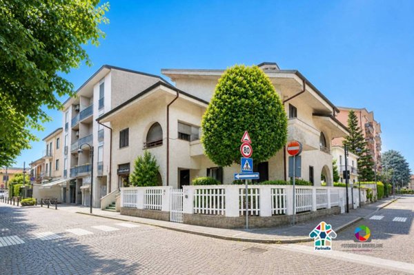 casa indipendente in vendita a Pregnana Milanese
