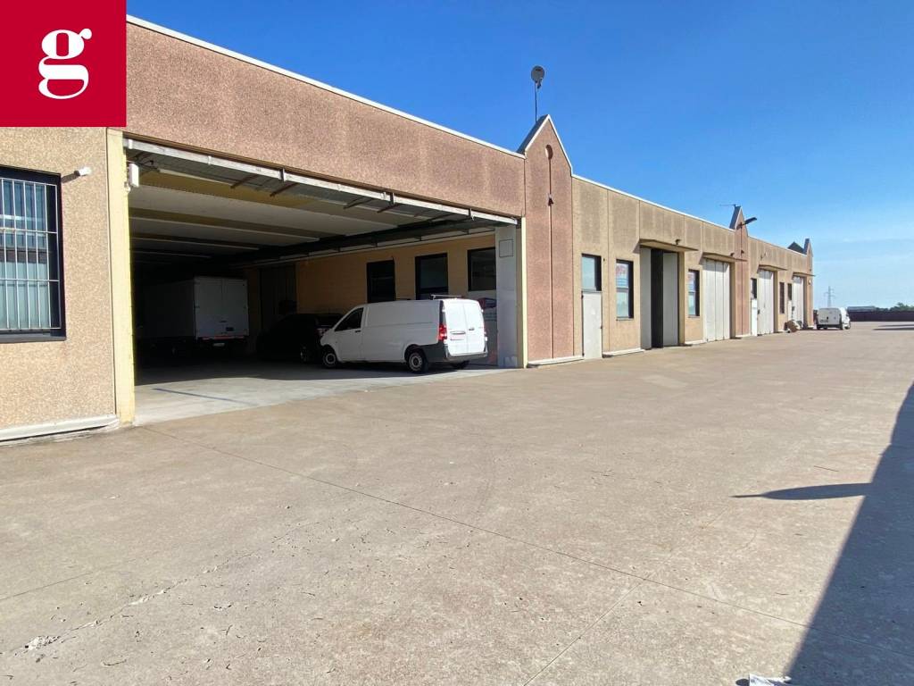 locale commerciale in vendita a Pregnana Milanese