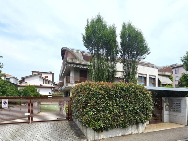 appartamento in vendita a Pregnana Milanese