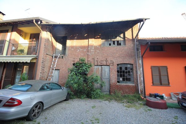 appartamento in vendita a Rescaldina in zona Rescalda