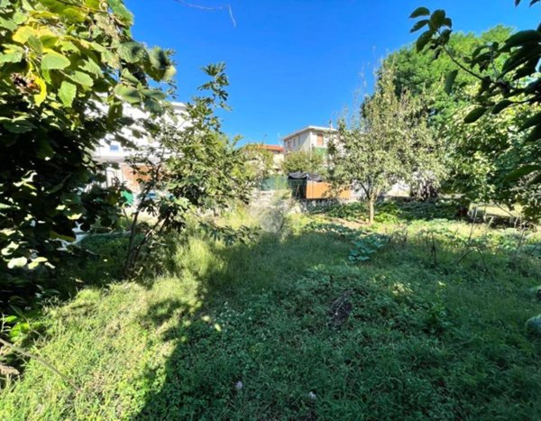 casa indipendente in vendita a Rescaldina
