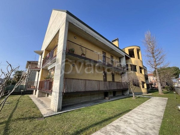 appartamento in vendita a Rescaldina in zona Rescalda