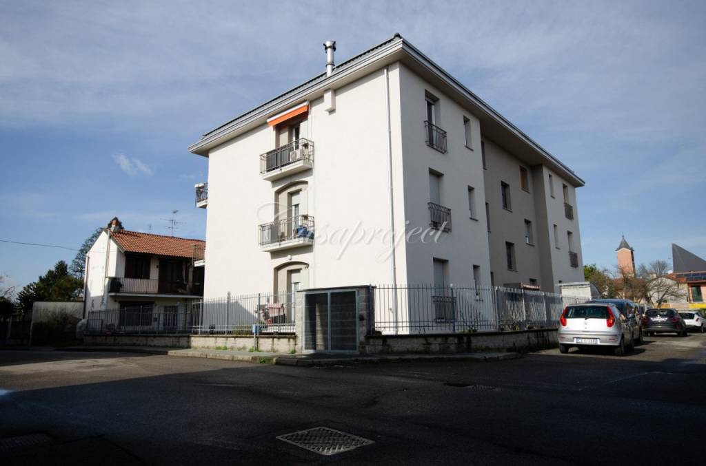 appartamento in vendita a Rescaldina in zona Rescalda