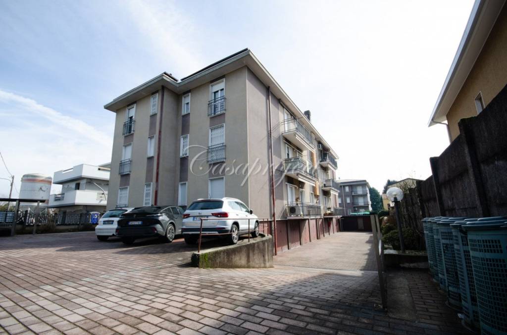 appartamento in vendita a Rescaldina in zona Rescalda