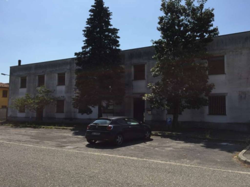 capannone in vendita a Rescaldina
