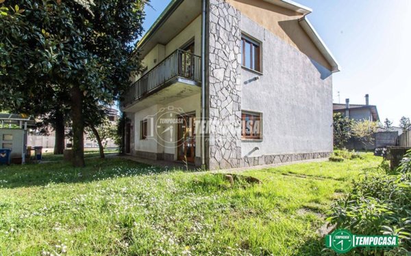 casa indipendente in vendita a Rescaldina
