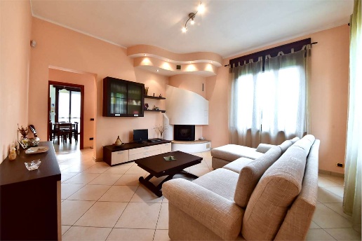 casa indipendente in vendita a Rescaldina