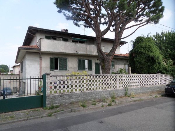 appartamento in vendita a Rescaldina in zona Rescalda