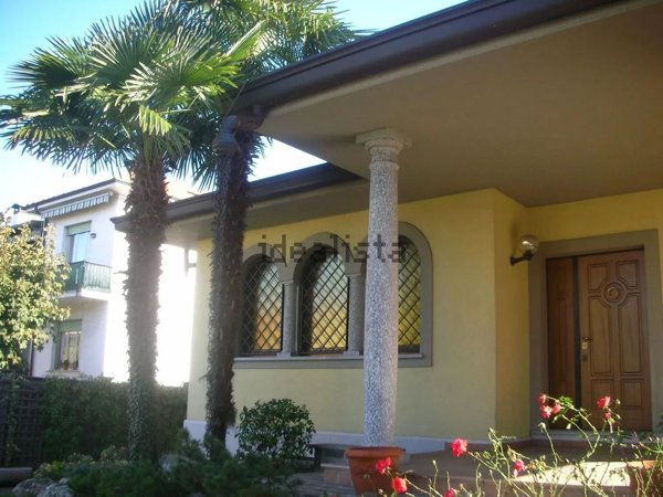casa indipendente in vendita a Rescaldina