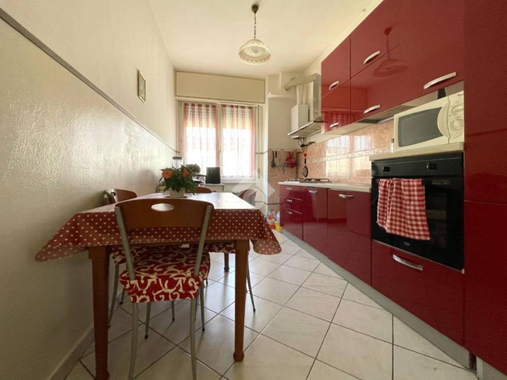 appartamento in vendita a Rescaldina in zona Rescalda