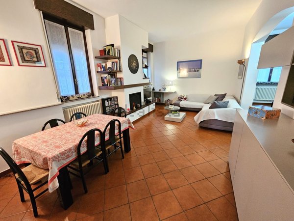 casa indipendente in vendita a Rescaldina