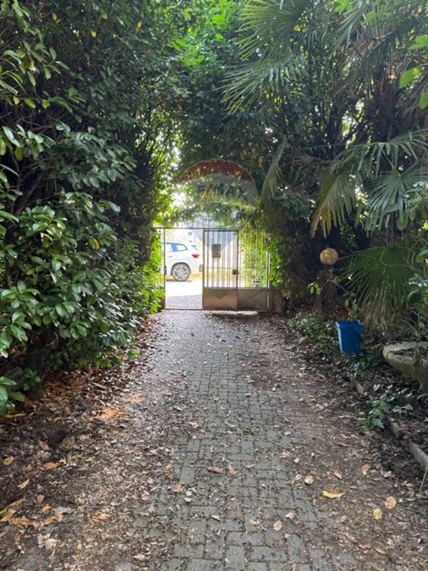 casa indipendente in vendita a Rescaldina