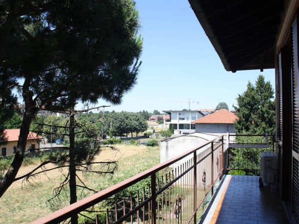 appartamento in vendita a Rescaldina in zona Rescalda