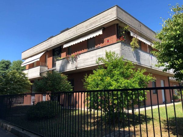 appartamento in vendita a Rescaldina in zona Rescalda