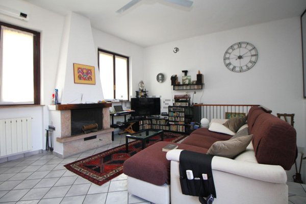 appartamento in vendita a Rescaldina in zona Rescalda