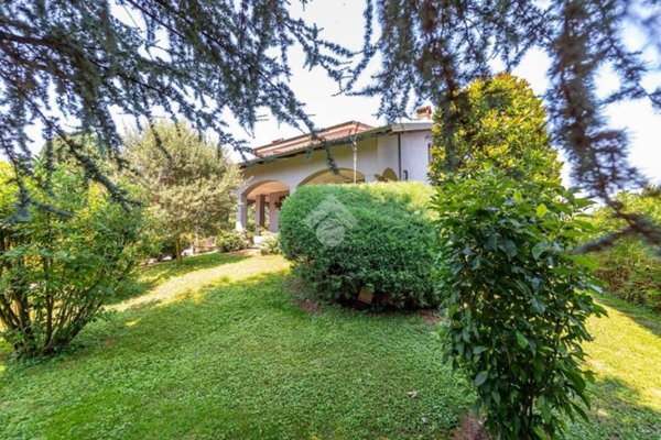 casa indipendente in vendita a Rescaldina