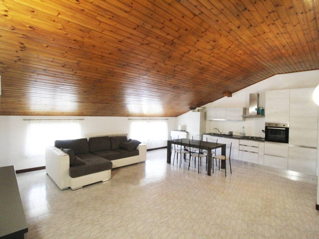 appartamento in vendita a Rescaldina in zona Rescalda