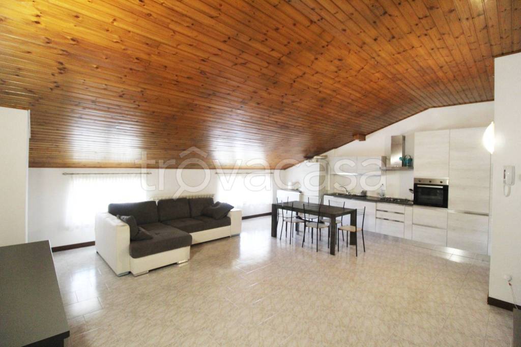 appartamento in vendita a Rescaldina in zona Rescalda