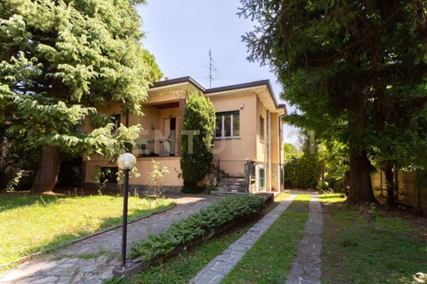 casa indipendente in vendita a Rescaldina