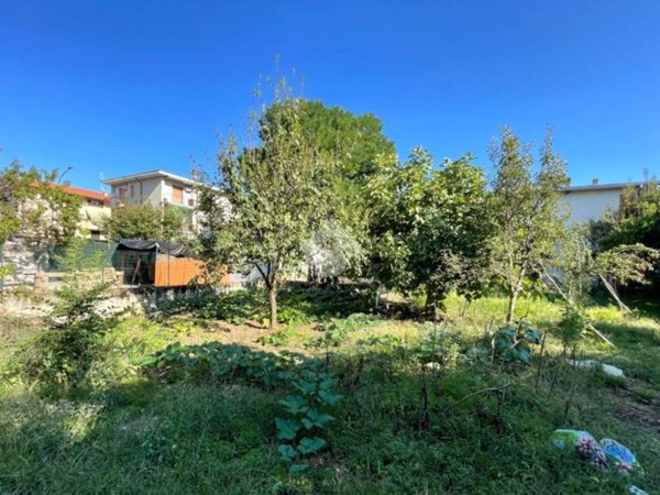 casa indipendente in vendita a Rescaldina