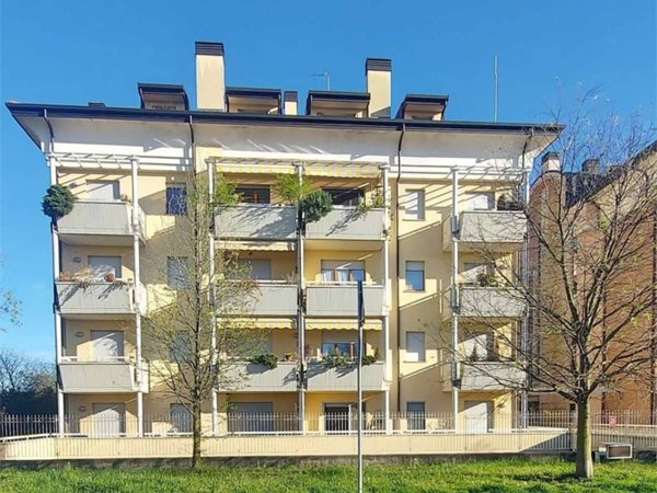 appartamento in vendita a Rescaldina in zona Rescalda