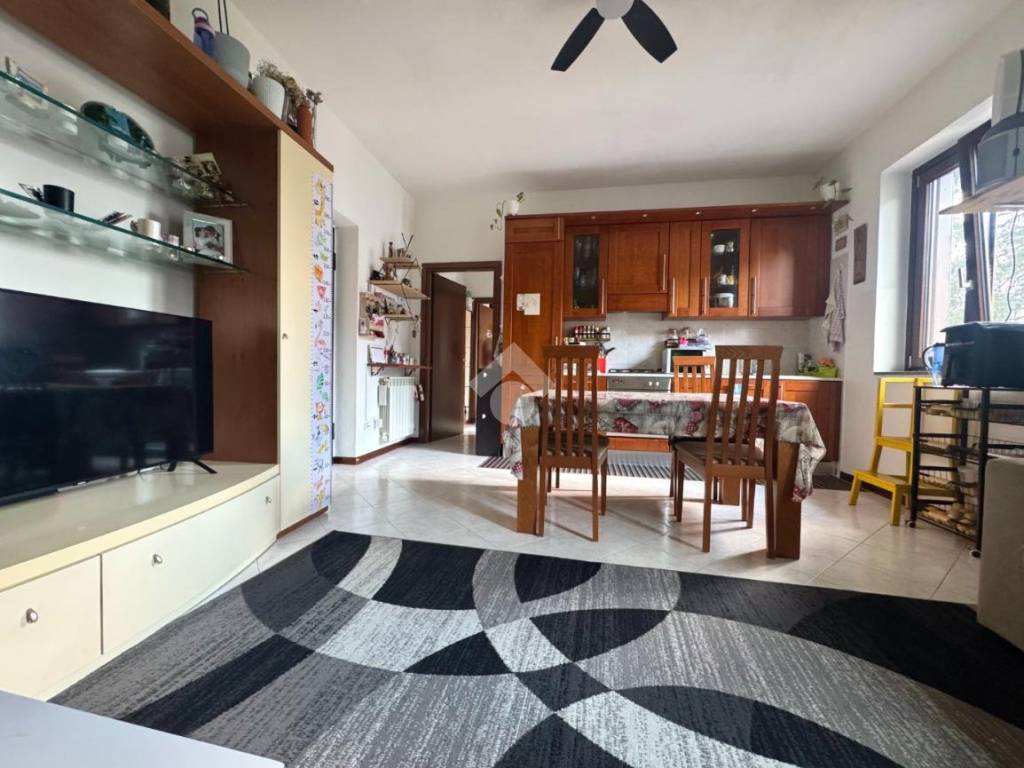 casa indipendente in vendita a Rescaldina