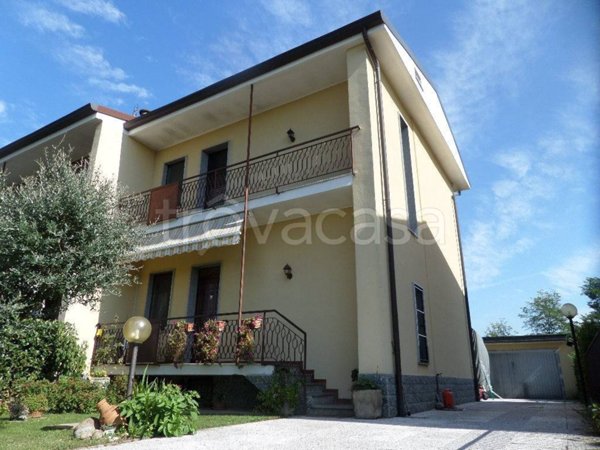casa indipendente in vendita a Rescaldina