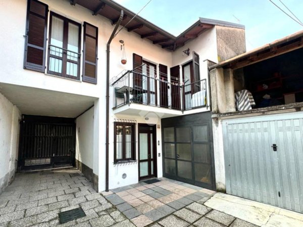 casa indipendente in vendita a Rescaldina in zona Rescalda