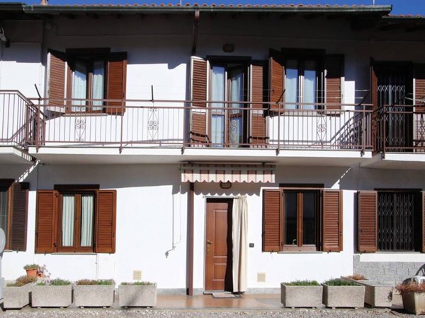 casa indipendente in vendita a Rescaldina in zona Rescalda