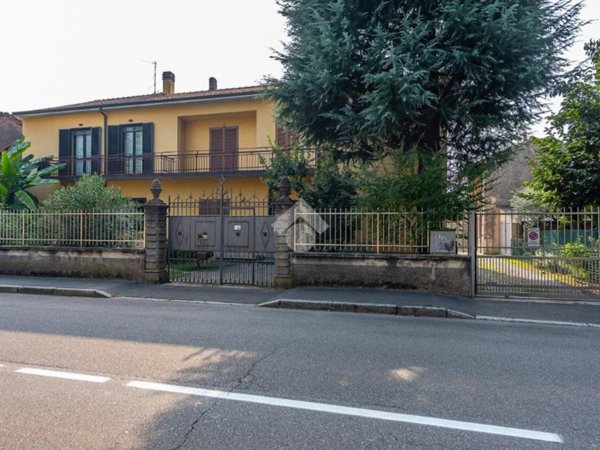 casa indipendente in vendita a Rescaldina in zona Rescalda