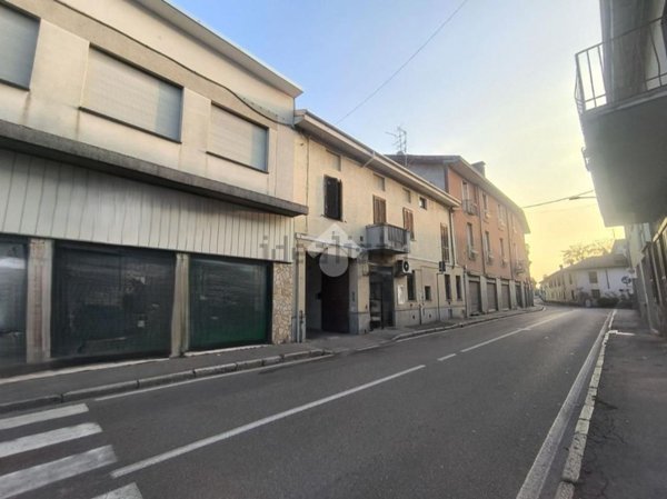 locale commerciale in vendita a Rescaldina