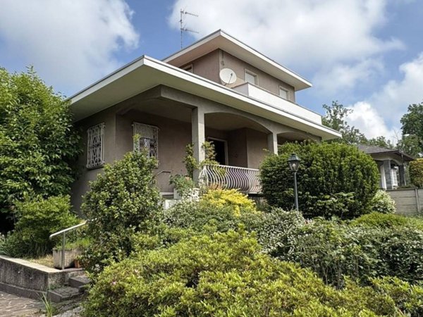 casa indipendente in vendita a Rescaldina