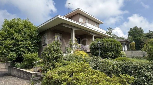 casa indipendente in vendita a Rescaldina