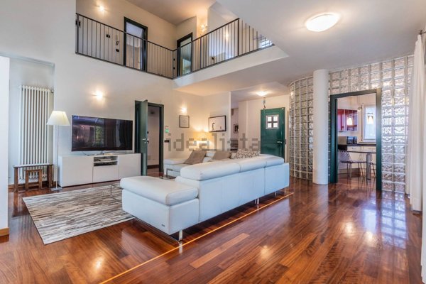 casa indipendente in vendita a Rescaldina