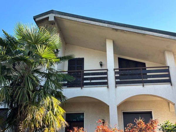 casa indipendente in vendita a Rescaldina