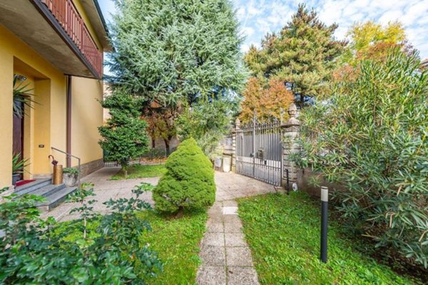 casa indipendente in vendita a Rescaldina