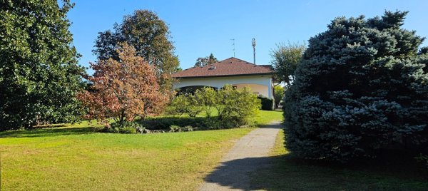 casa indipendente in vendita a Rescaldina